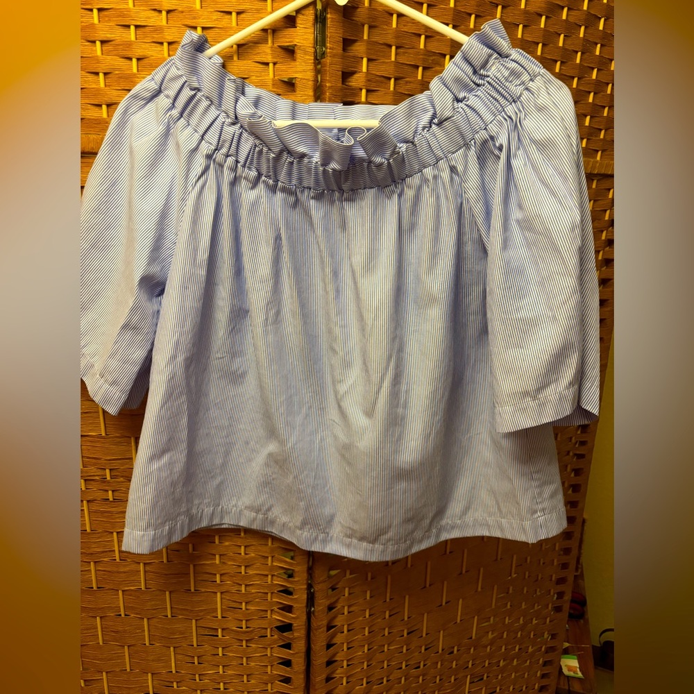 H&M Off the shoulder blue & white shirt size 6
